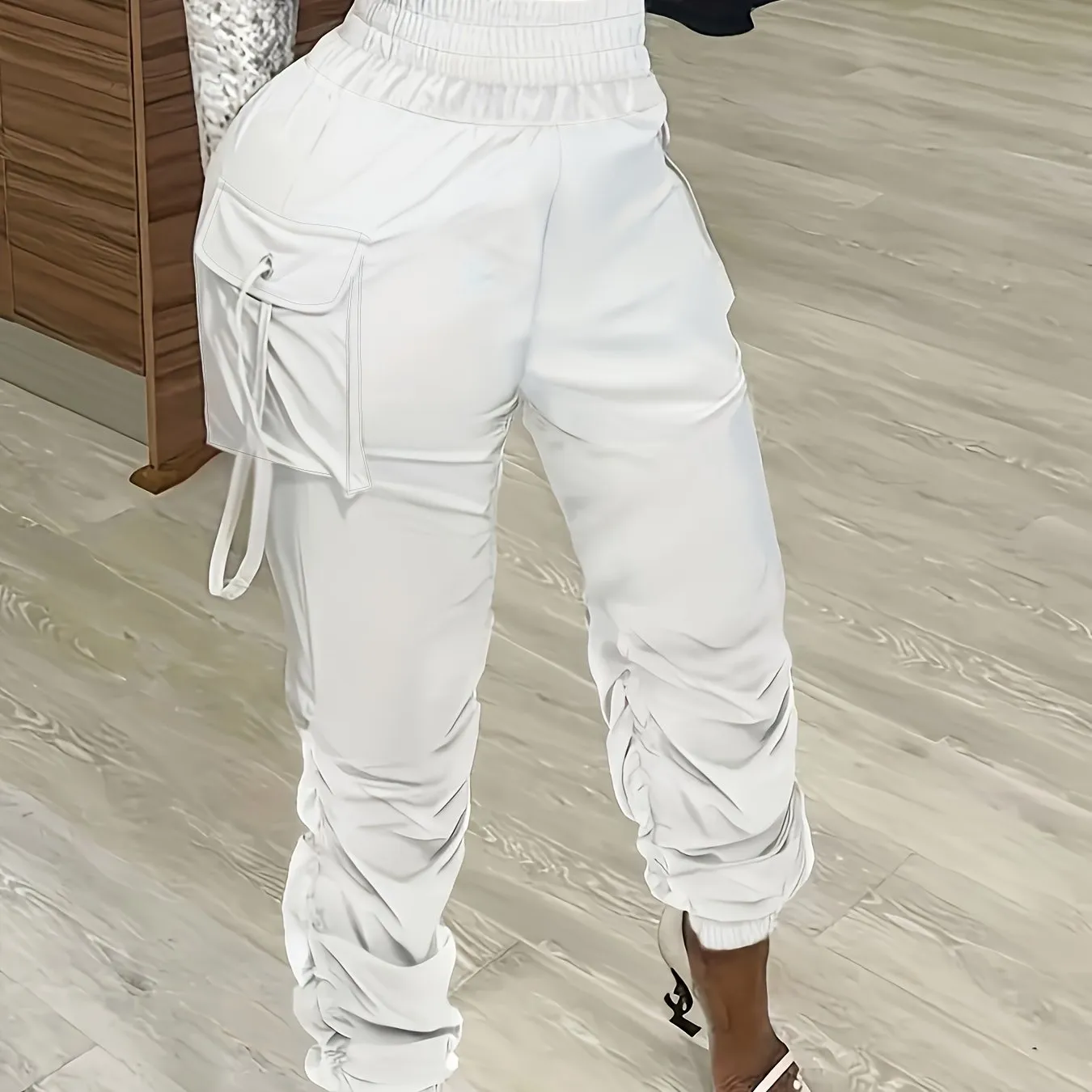 Comfy Chic Women's Ruched Jogger Pants - Versatile Flap Pockets, Elastic Waist for Casual Wear & Everyday Outfits