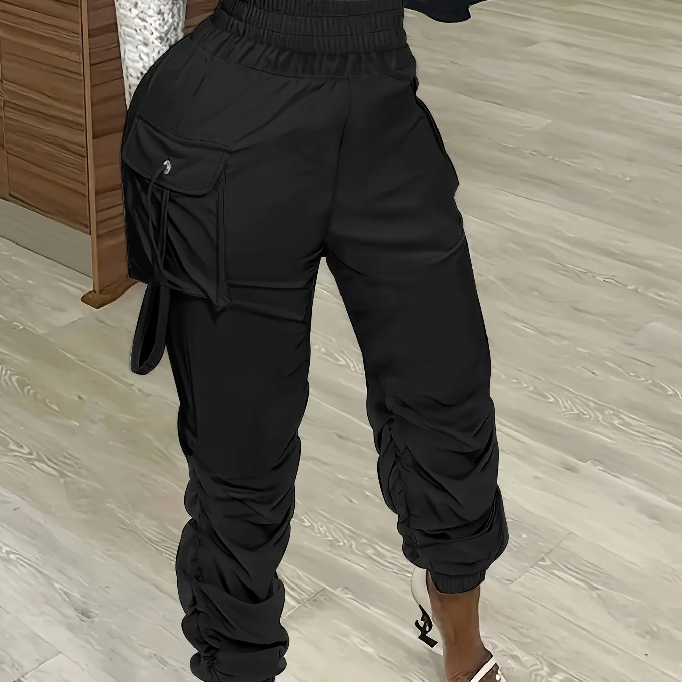 Comfy Chic Women's Ruched Jogger Pants - Versatile Flap Pockets, Elastic Waist for Casual Wear & Everyday Outfits