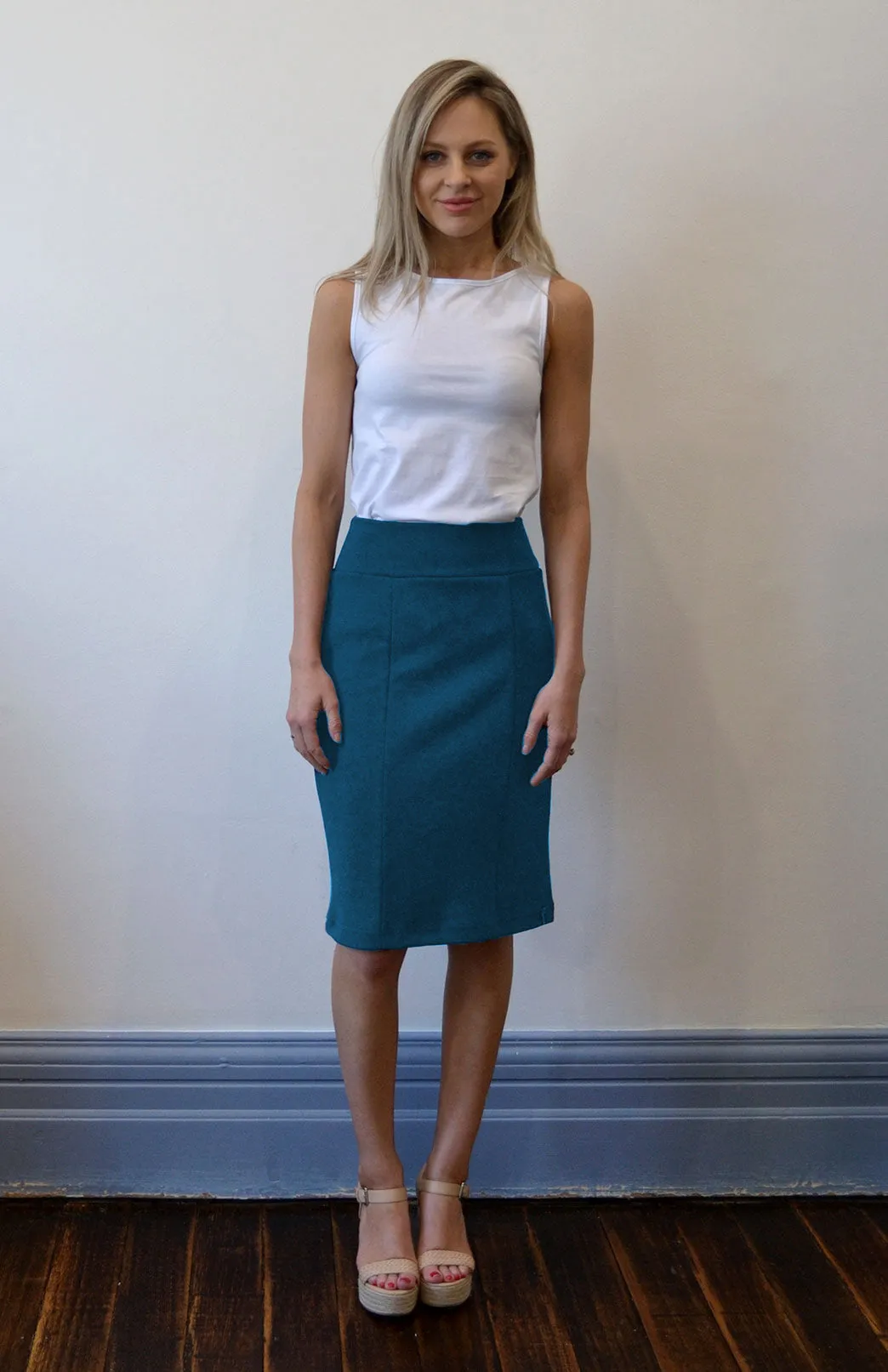 Last One: Straight Skirt (size 6)
