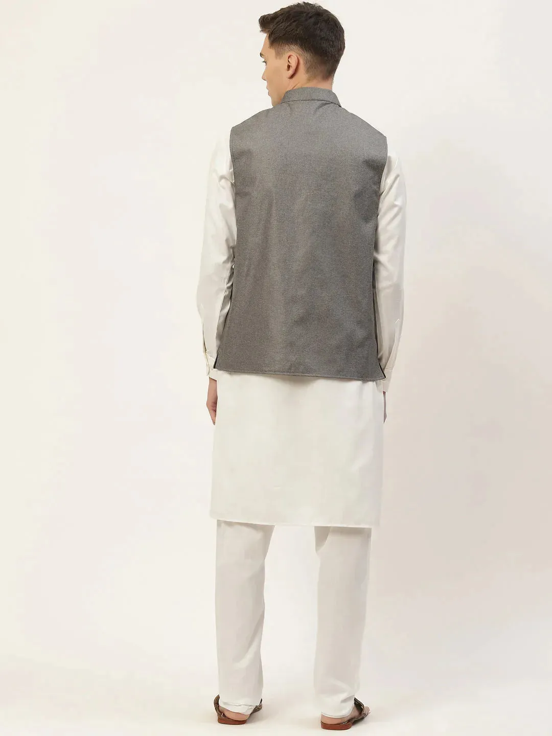 Men'S Kurta Pyjama With Charcoal Grey Solid Nehru Jacket