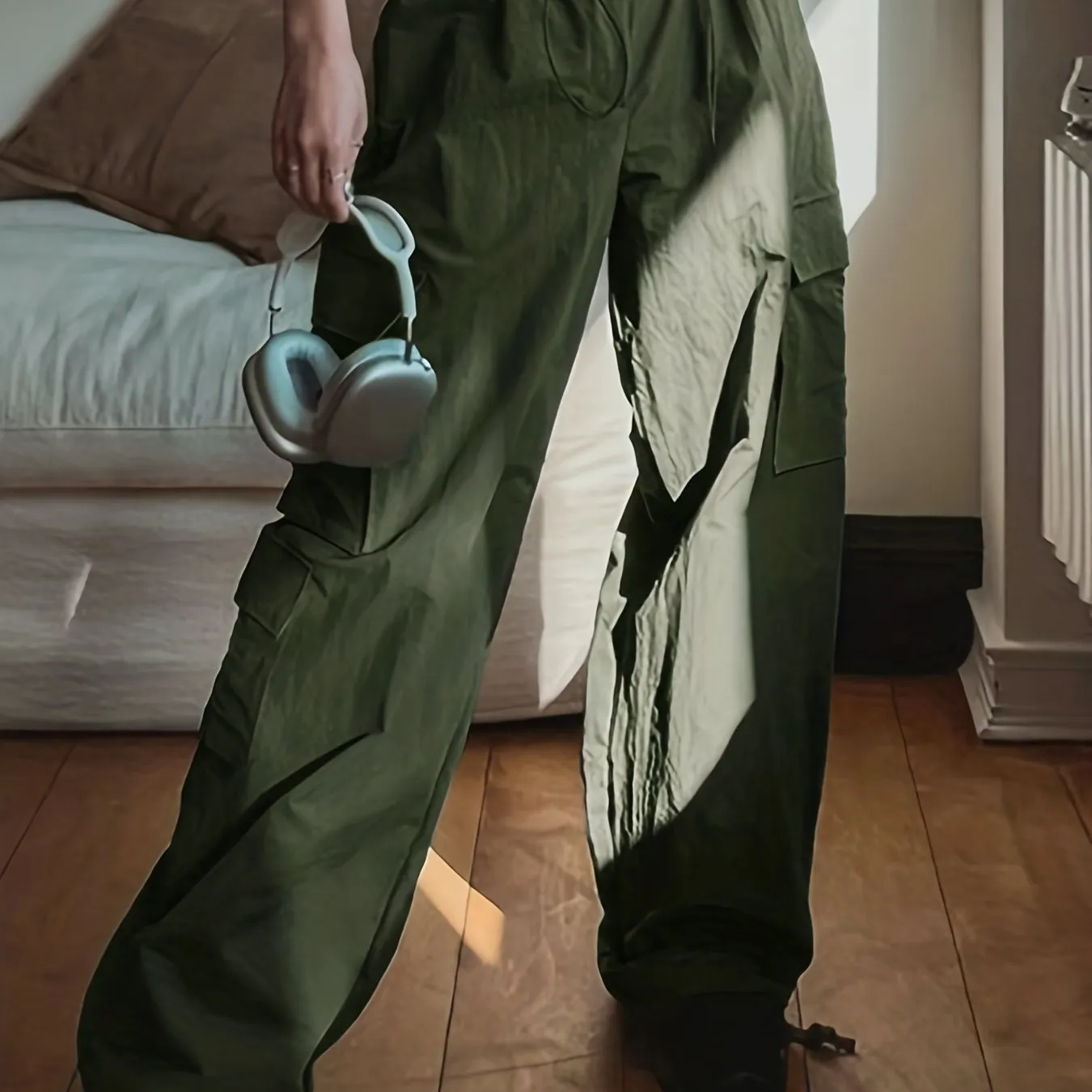 Stylish Y2K Cargo Parachute Pants - Women's Casual Baggy Pants for Everyday Wear - Comfortable, Relaxed Fit, Multiple Pockets, and Versatile Design